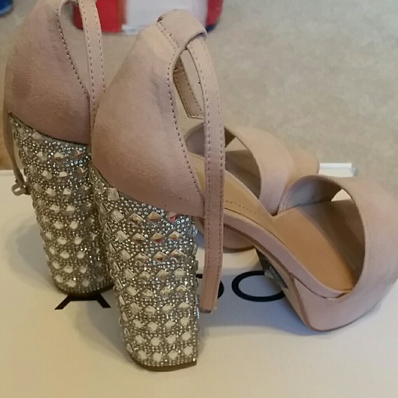 Shoes - Picture 3 of 4